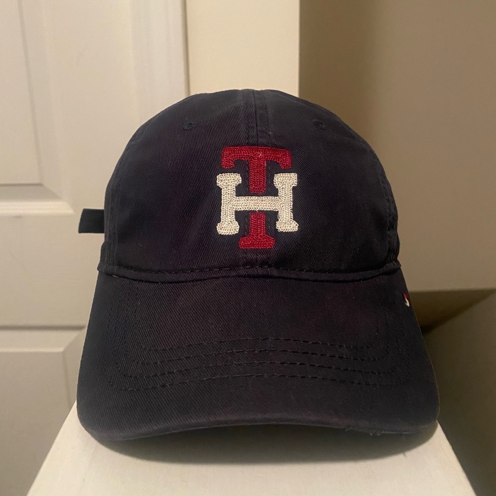 Tommy Hilfiger Vintage Logo Metal Adjustable back Hat